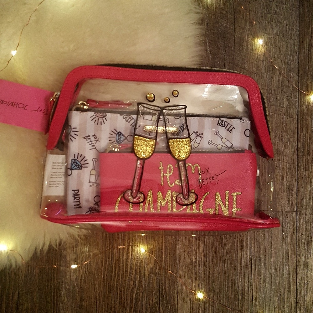 New Betsey Johnson 3 Piece Pink Cosmetic Set BET